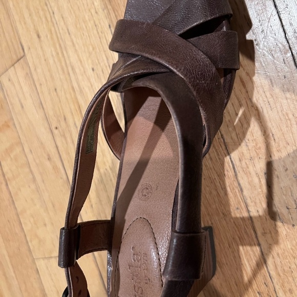 Bussola NWOT Women 3” Heel Brown Open Tow Sandals - Size 38 - Picture 15 of 15